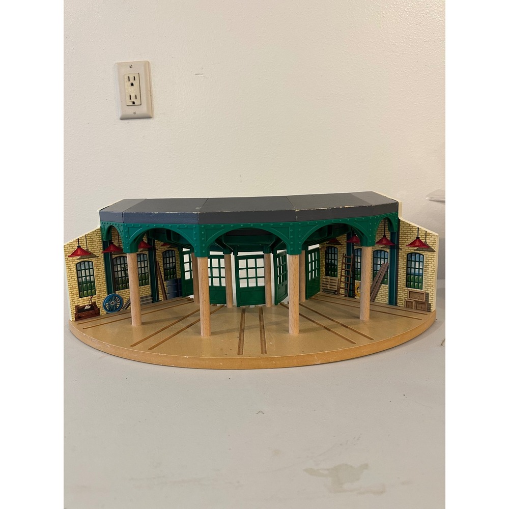 Thomas & Friends Wooden Railway Tidmouth Sheds 5-Stall Roundhouse Train Station